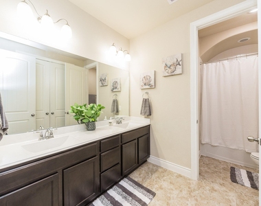 6602 Sterling Shores Lane - Photo Thumbnail 19