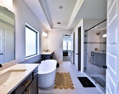 6211 Shore Ridge Court - Photo Thumbnail 18