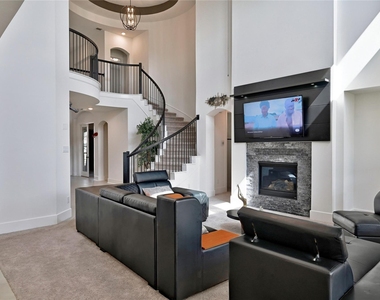 6211 Shore Ridge Court - Photo Thumbnail 11