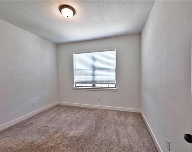 6211 Shore Ridge Court - Photo Thumbnail 29