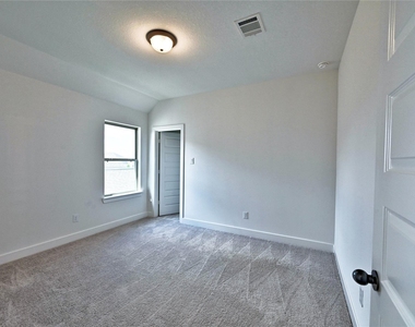 6211 Shore Ridge Court - Photo Thumbnail 26