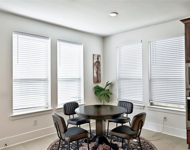 6211 Shore Ridge Court - Photo Thumbnail 12