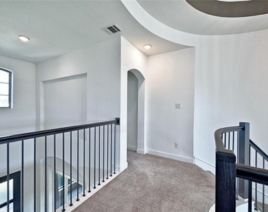 6211 Shore Ridge Court - Photo Thumbnail 23