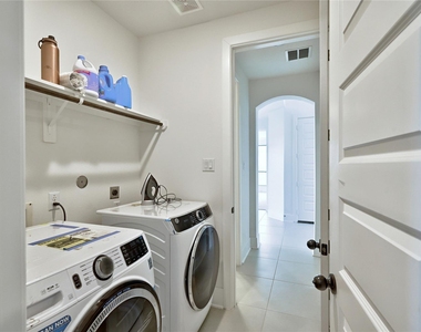 6211 Shore Ridge Court - Photo Thumbnail 22