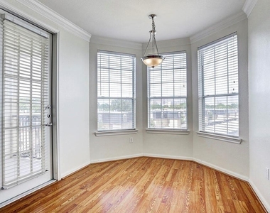 7575 Kirby Drive - Photo Thumbnail 3
