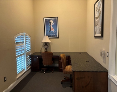 7575 Kirby Drive - Photo Thumbnail 25