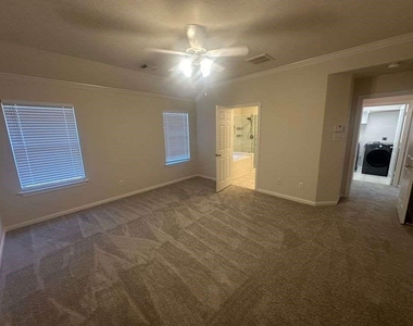 127 W Burberry Circle - Photo Thumbnail 10
