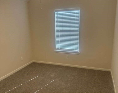127 W Burberry Circle - Photo Thumbnail 12