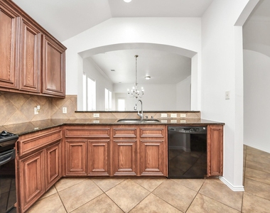 15 Palm Desert Drive - Photo Thumbnail 3