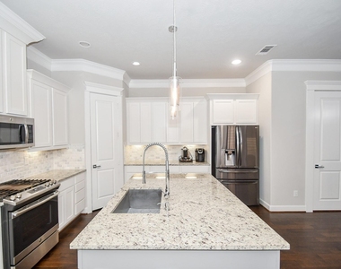 5611 Petty Street - Photo Thumbnail 12