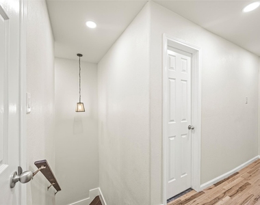 1831 Country Village Boulevard - Photo Thumbnail 9