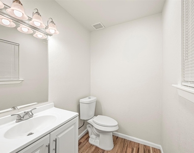 1831 Country Village Boulevard - Photo Thumbnail 8
