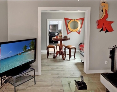 5313 Avenue K - Photo Thumbnail 3