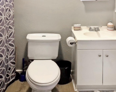 5313 Avenue K - Photo Thumbnail 11