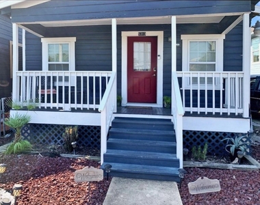 5313 Avenue K - Photo Thumbnail 1