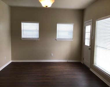 13470 Miller Lane - Photo Thumbnail 4