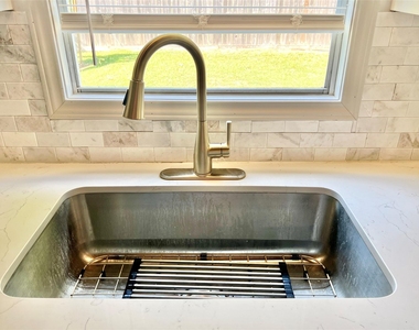 4410 Jackson Street - Photo Thumbnail 19