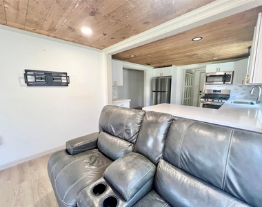 4410 Jackson Street - Photo Thumbnail 35