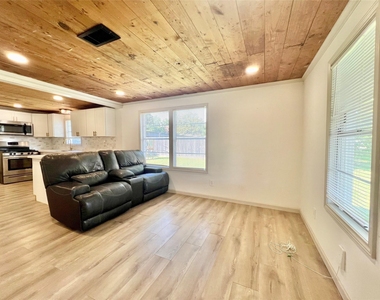 4410 Jackson Street - Photo Thumbnail 11