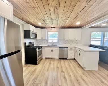 4410 Jackson Street - Photo Thumbnail 15