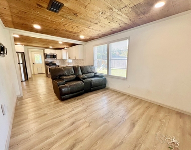 4410 Jackson Street - Photo Thumbnail 13