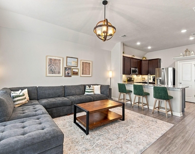10635 Natural Pond Road - Photo Thumbnail 6