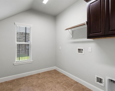 38 Estherwood Place - Photo Thumbnail 9