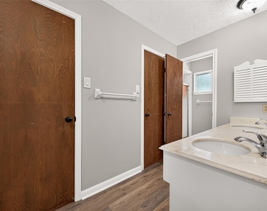 11710 N Petersham Drive - Photo Thumbnail 27