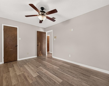 11710 N Petersham Drive - Photo Thumbnail 38