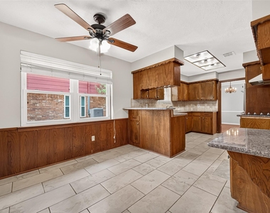 11710 N Petersham Drive - Photo Thumbnail 22