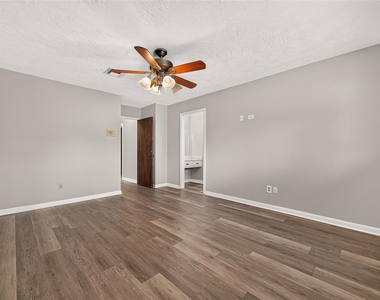 11710 N Petersham Drive - Photo Thumbnail 25