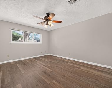 11710 N Petersham Drive - Photo Thumbnail 23