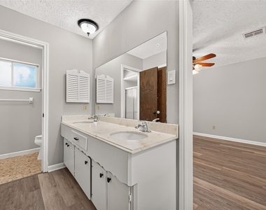 11710 N Petersham Drive - Photo Thumbnail 28