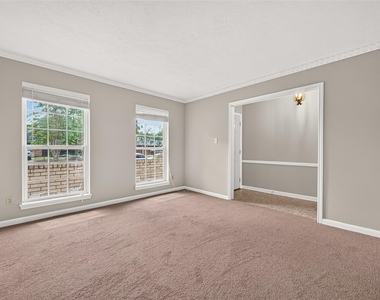 11710 N Petersham Drive - Photo Thumbnail 4