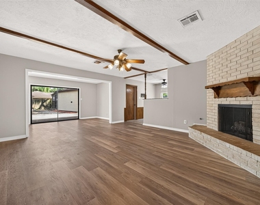 11710 N Petersham Drive - Photo Thumbnail 9