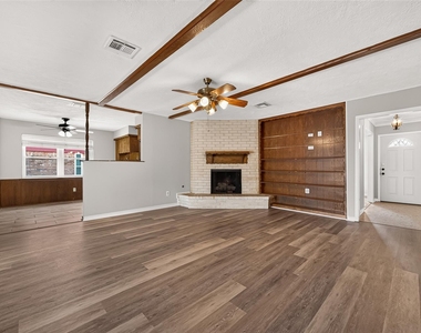 11710 N Petersham Drive - Photo Thumbnail 8
