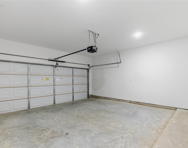 812 Elkhart Street - Photo Thumbnail 32