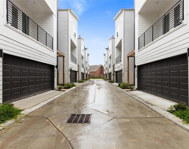 812 Elkhart Street - Photo Thumbnail 1