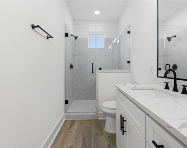 812 Elkhart Street - Photo Thumbnail 19