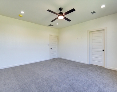 2922 El Fenice Lane - Photo Thumbnail 2