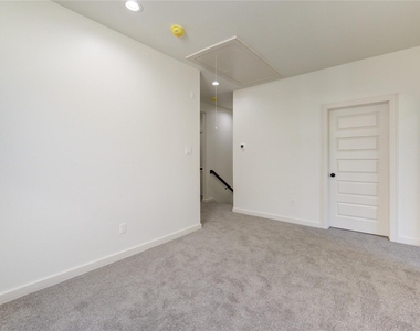 2922 El Fenice Lane - Photo Thumbnail 15