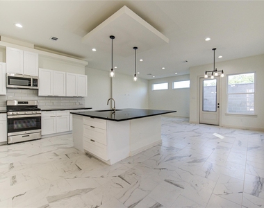 2922 El Fenice Lane - Photo Thumbnail 38
