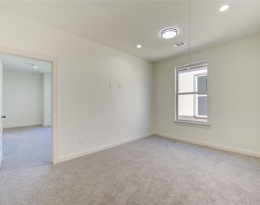 2922 El Fenice Lane - Photo Thumbnail 14