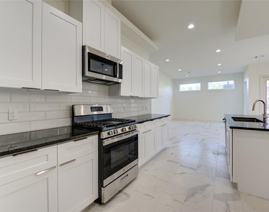 2922 El Fenice Lane - Photo Thumbnail 28