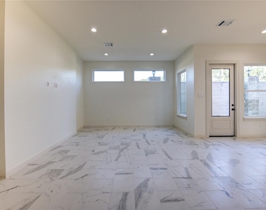 2922 El Fenice Lane - Photo Thumbnail 24