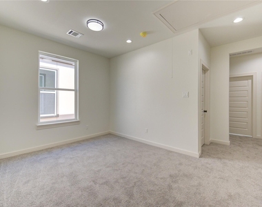 2922 El Fenice Lane - Photo Thumbnail 16