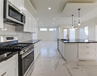 2922 El Fenice Lane - Photo Thumbnail 3