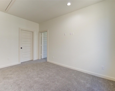 2922 El Fenice Lane - Photo Thumbnail 12