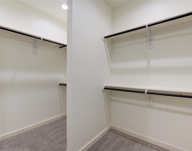 2922 El Fenice Lane - Photo Thumbnail 13