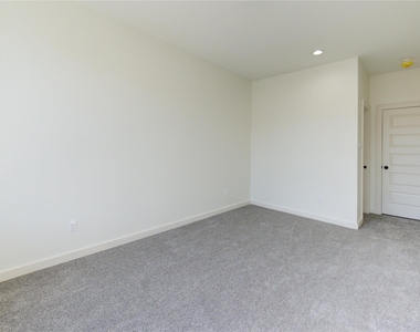 2922 El Fenice Lane - Photo Thumbnail 18